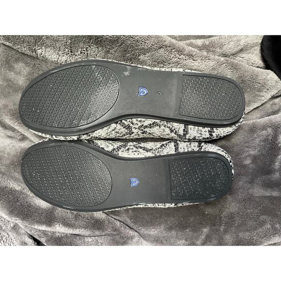 Rothy's Flat - Python Print - EUC - 9 - Picture 3 of 9